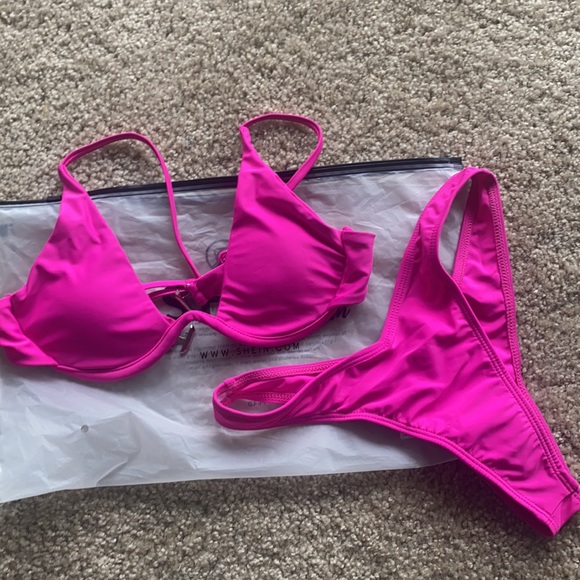 SHEIN Underwire Bikini - Picture 2 of 2